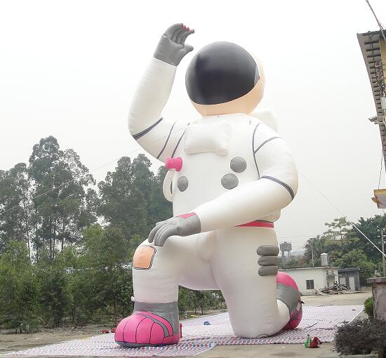 10m inflatable spaceman