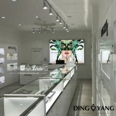 Jewellery Shop Showcase Design