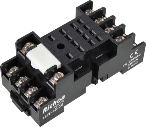 Relay socket 18FF-4Z-C6