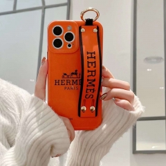 Hermes エルメス iphone14/14Pro/14pro maxスマホケース 大人気ブランド  アイフォン13Pro max/13Pro/13カバー ハンドベルト付き  iphone12Pro max/12Pro/12/11/11 proケース 高品質 ファッション