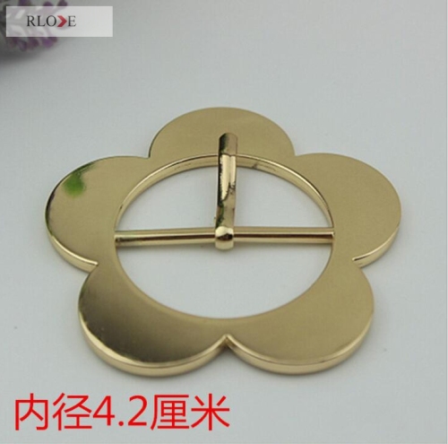 Big flower shape shiny gold metal pin belt buckles for garment RL-BPB025