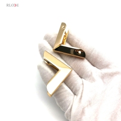 Manufacturer Zinc Alloy Light Gold Decorative Metal Bag Corner 31.5MM For Handbag