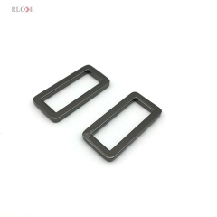 Worldwide Leather Bag Manufacturer Custom 32 MM Gunmetal Color Flat Shape Metal Square Rings Buckles For Handbag