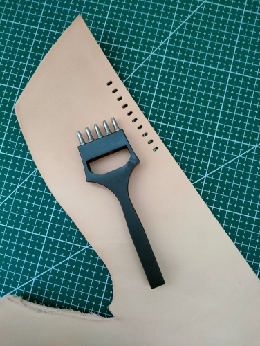 Basic Watch Strap Punch (2 x 4mm Oblong)