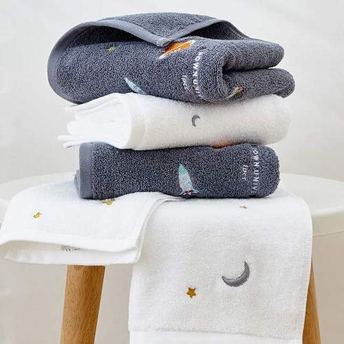 Wholesale OEM cosmetic promotion custom embroidery Cotton bath towel