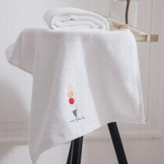 promotional custom logo 100% cotton embroidery bath towel