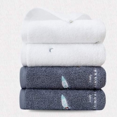Wholesale OEM cosmetic promotion custom embroidery Cotton bath towel