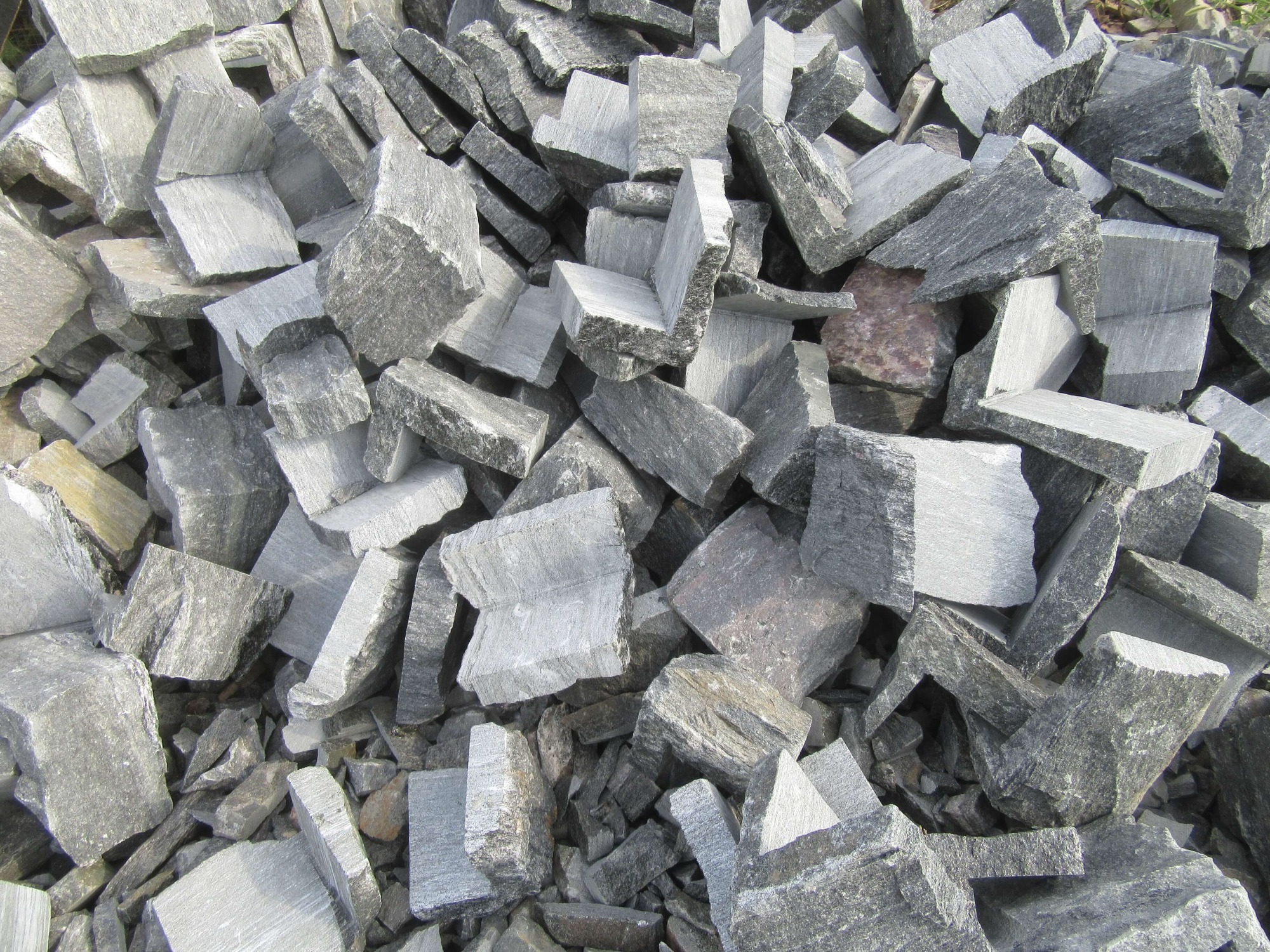 Natural grey quartzite split loose stone culture stone