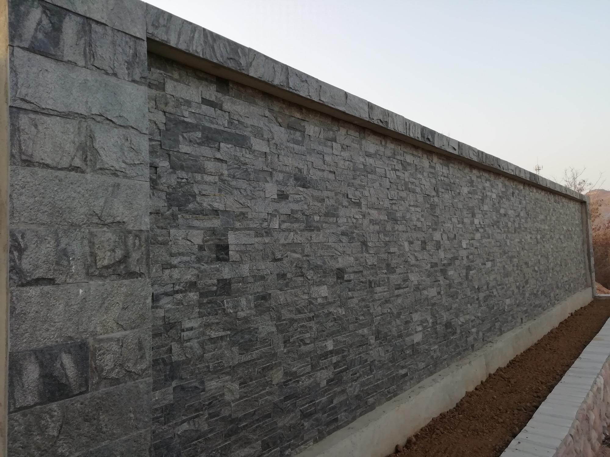 cultured stone veneer.jpg