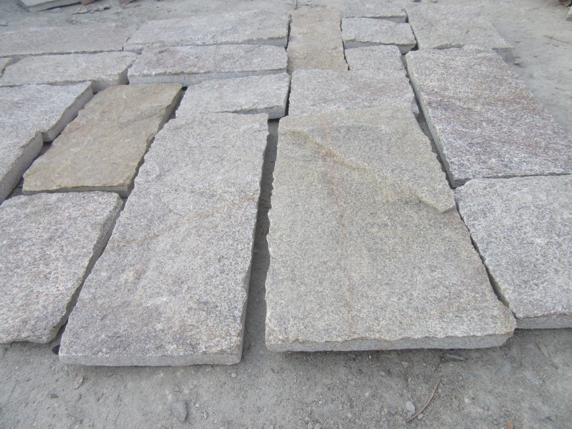 castle stone veneer.jpg