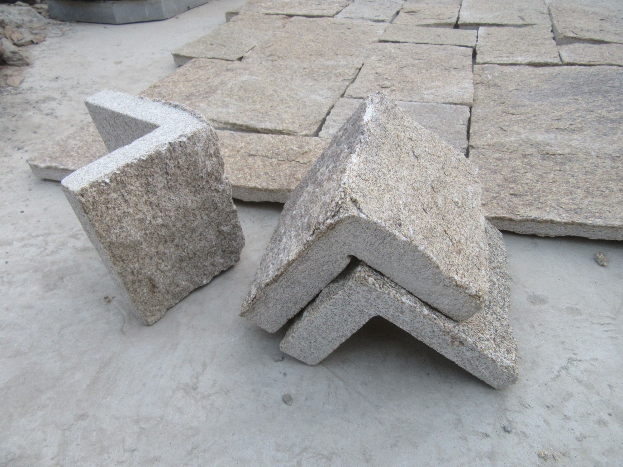 castle stone veneer.jpg