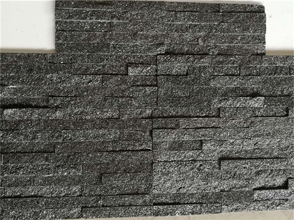 cultured stone veneer.jpg