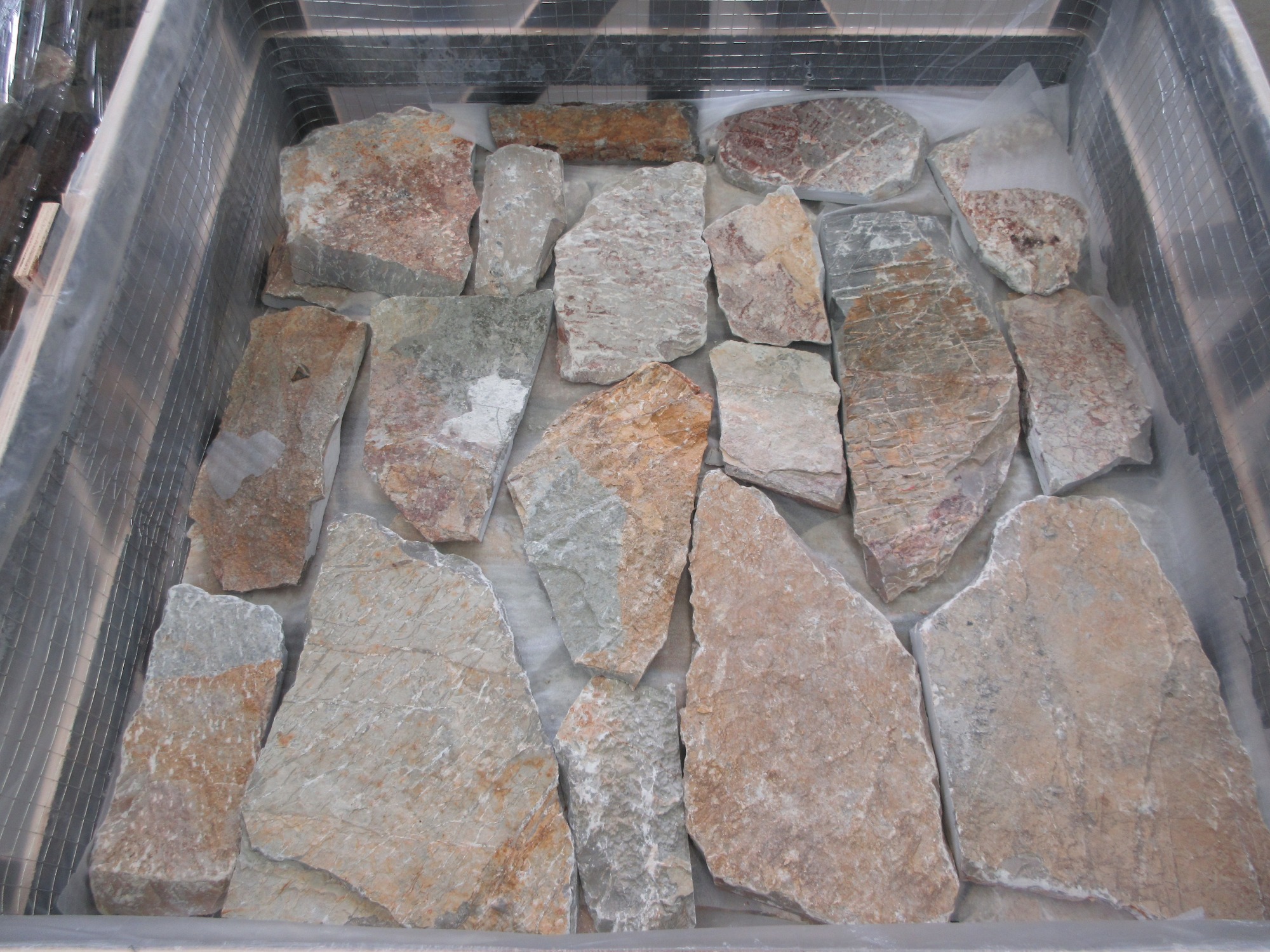Irregular Rusty Quartz Culture Stone Random Flagstone 