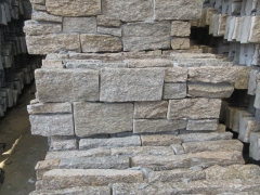 Tiger Skin Yellow Granite Culture Stone Beige Yellow Granite Cement Stone Veneer Wall Cladding Stone