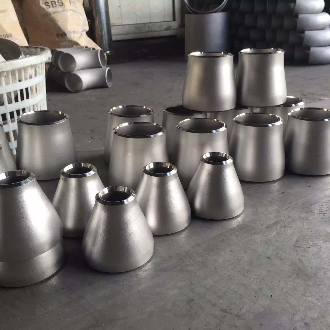 The connection method and interface type of stainless steel pipe fittings reducer