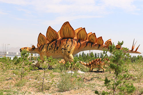 Dino Park Dinosaur Family of Stegosaur
