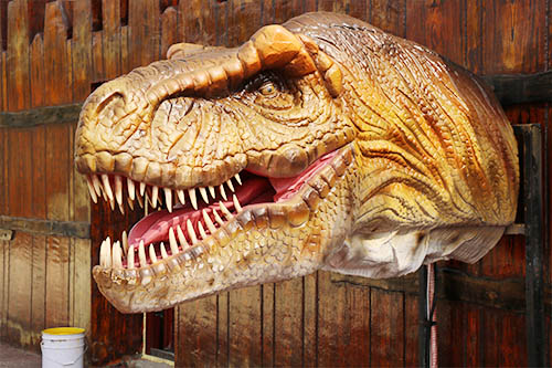 Modelo realista de cabeza T-rex