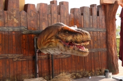 Modelo realista de cabeza T-rex