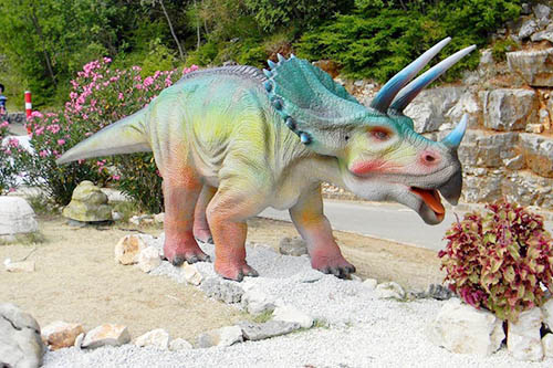 Dinosaurio Animatronic Modelo 6 Metros Triceratops