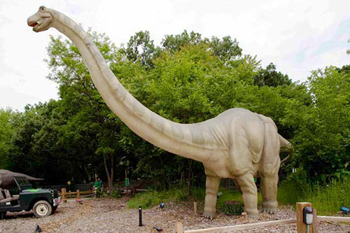 Brontosaurio de dinosaurio animatrónico