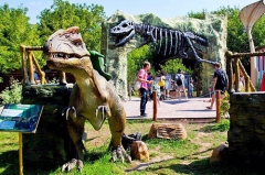 Paseo realista de dinosaurios para el parque