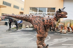 Disfraz de dinosaurio ambulante Carnotaurus animatronic
