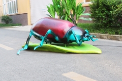Jardín vivo Insecto robótico Escarabajo animatrónico