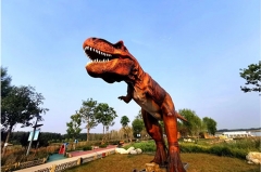 Modelo de dinosaurio mecánico de parque temático