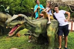 Paseo realista de dinosaurios para el parque