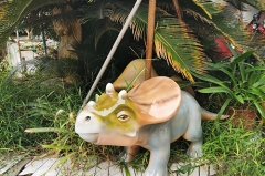 Escultura de fibra de vidrio modelo Triceratops en venta