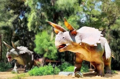 Modelo mecánico Una estatua de dinosaurio de la vida real