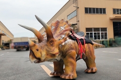 Parque de entretenimiento vívido Triceratops paseo mecánico