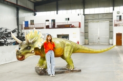 Decoración de dinosaurio modelo animatronic de Triceratops para parque de aventuras