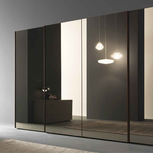 Sliding mirror door closet