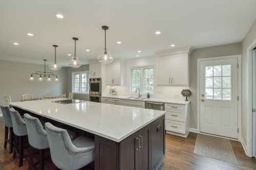 White painted shaker kitchen with stainded walnut island-Allandcabinet