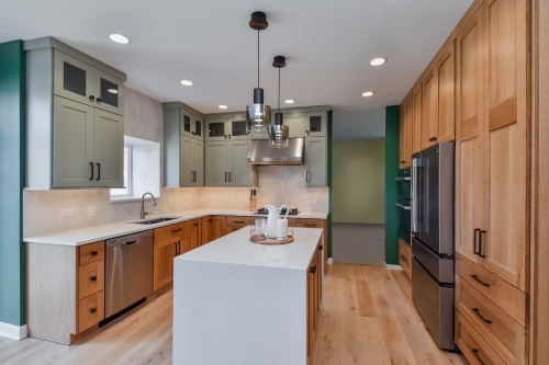 Rift cut oak and light grey pained shaker door-Allandcabinet