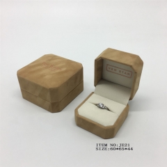JE-21 Octagon Ring Box