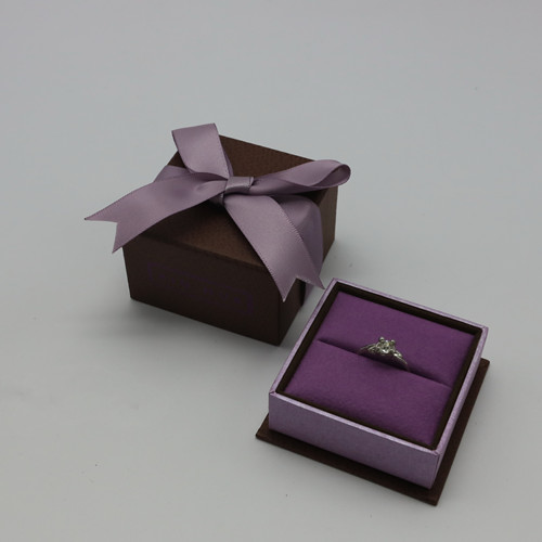 H60 Purple Ribbon Ring Box