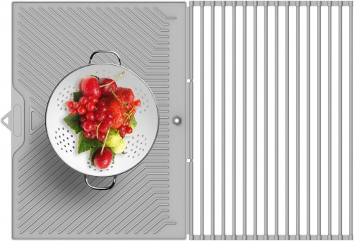 Dish drying rack with mat
