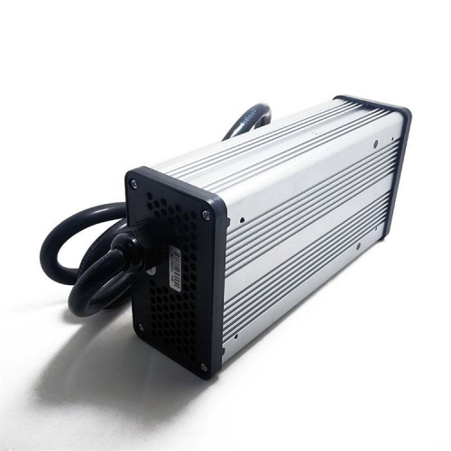 54.6V 10A 600W Charger