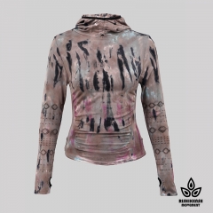 Tie-Dye Strechy Top with A Hood and Embroideris on Sleeves