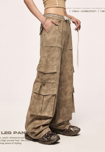 Multi-pocket wide-leg pants