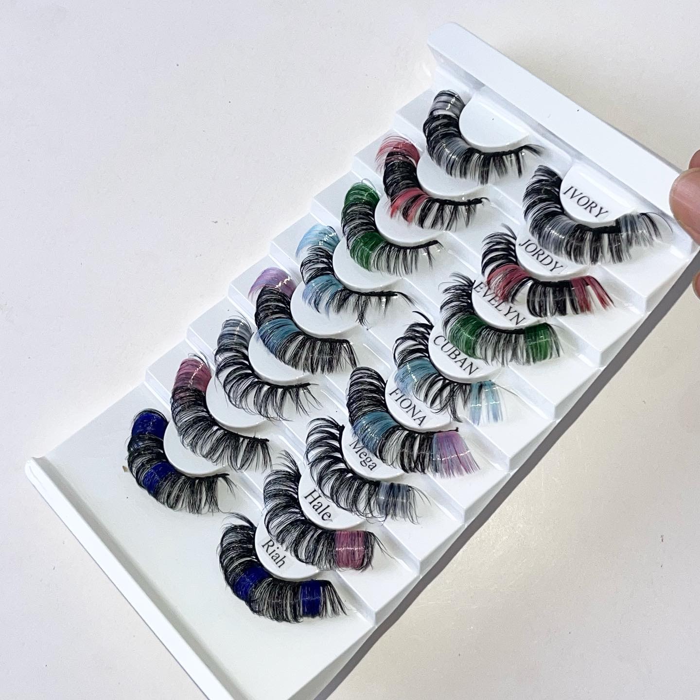 8 PACK 15MM TWO TONE RUSSIAN LASHES