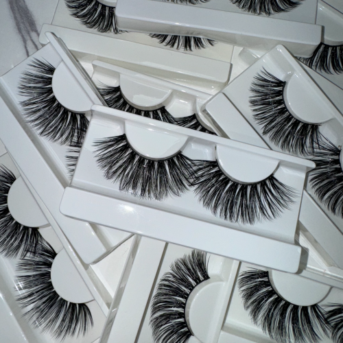 25XYA03  Dramatic 25mm 3D Silk Lashes (white tray clear cover)
