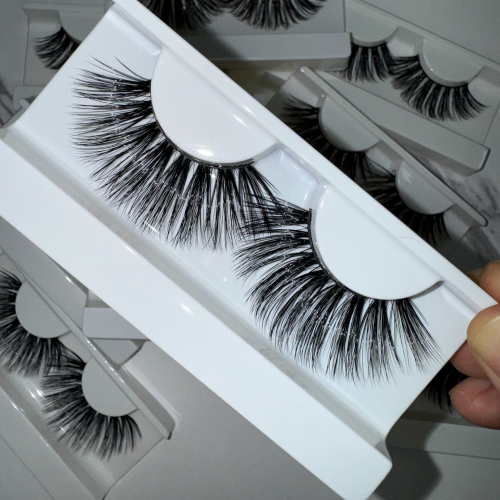 25XYA03  Dramatic 25mm 3D Silk Lashes (white tray clear cover)