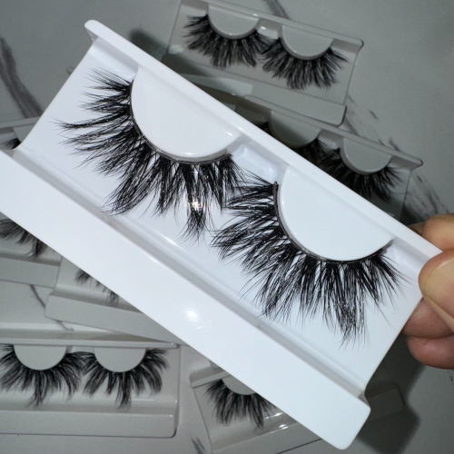25XYA06 Dramatic 25mm 3D Silk Lashes (white tray clear cover)