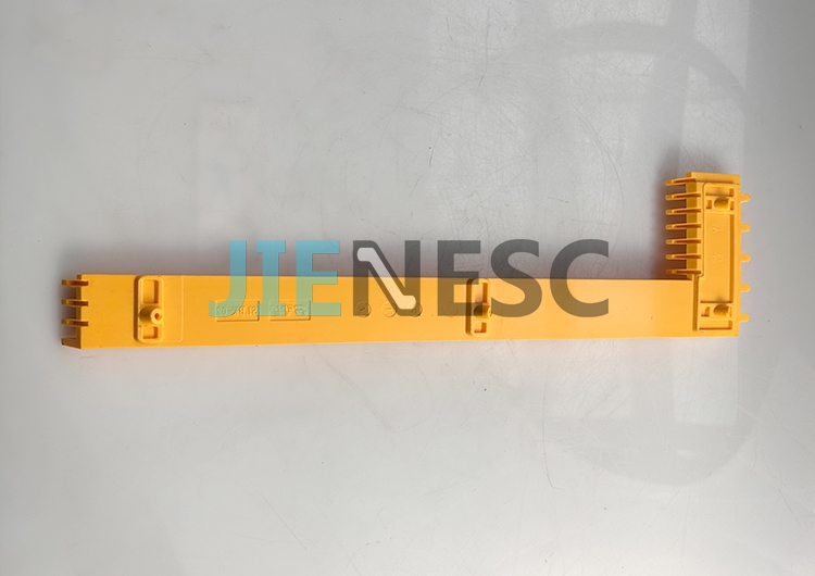 SLBK-02 Escalator Step Demarcation RHS Yellow 5teeth from factory