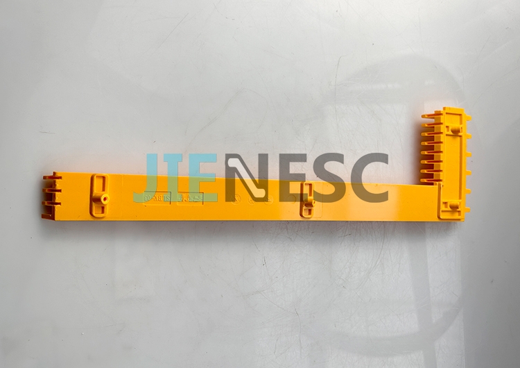 SLBK-03 Escalator Step Demarcation LHS Yellow 6teeth from factory