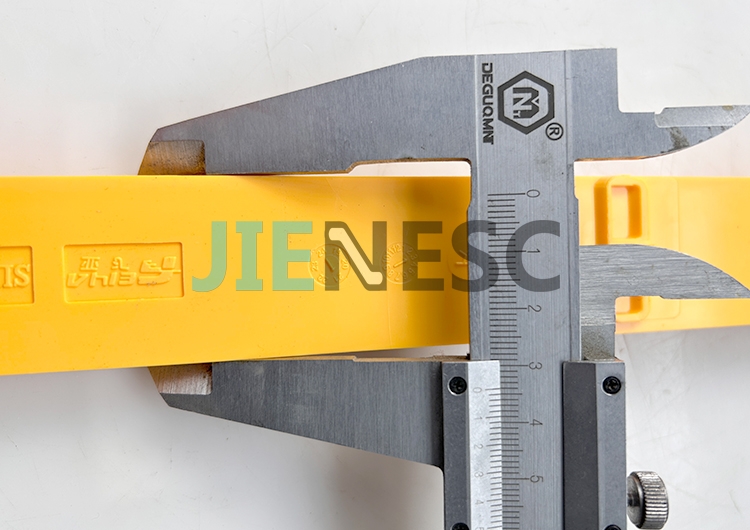 SLBK-03 Escalator Step Demarcation LHS Yellow 6teeth from factory