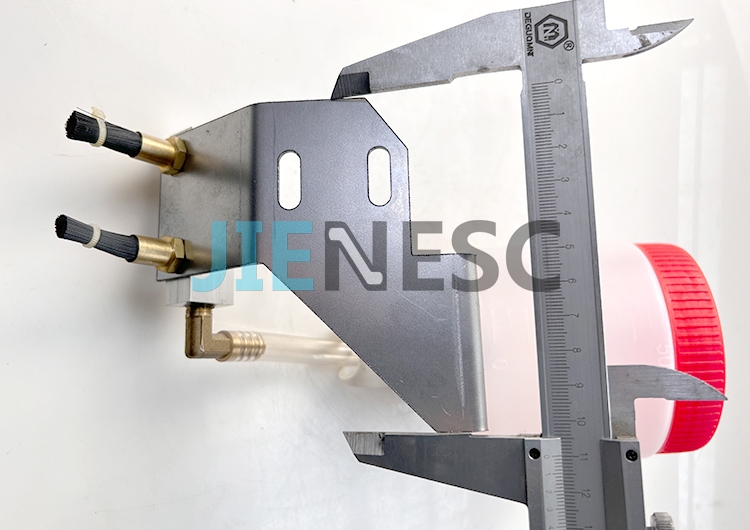 SMS312448 Escalator Step Chain Lubricating Unit RHS With Bracket And Brush From Factory